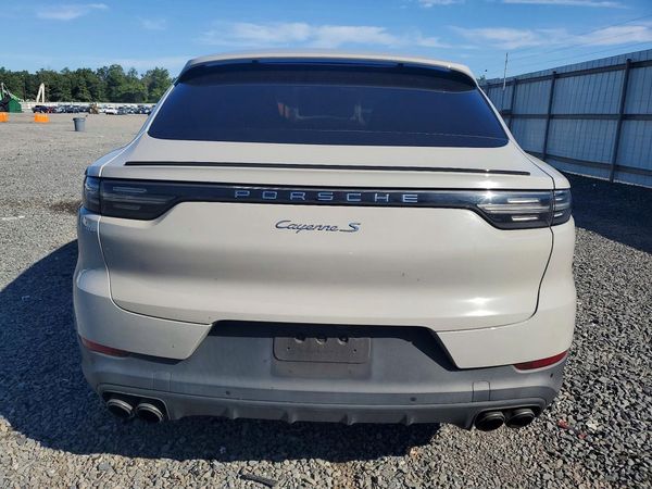 2020 PORSCHE CAYENNE