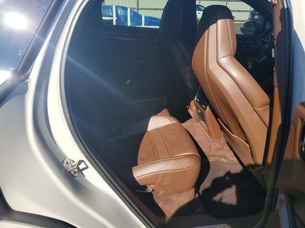 2020 PORSCHE CAYENNE