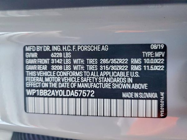 2020 PORSCHE CAYENNE