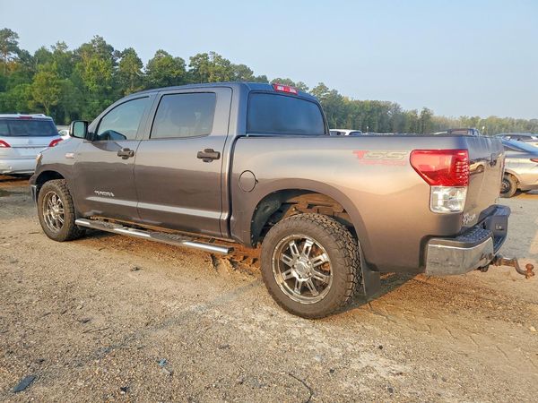 2013 TOYOTA TUNDRA SR5