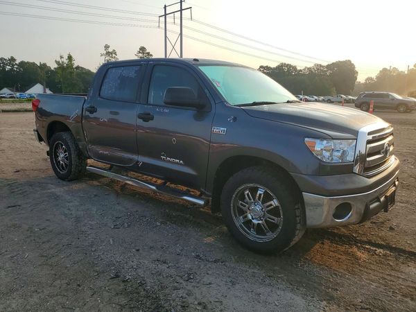 2013 TOYOTA TUNDRA SR5