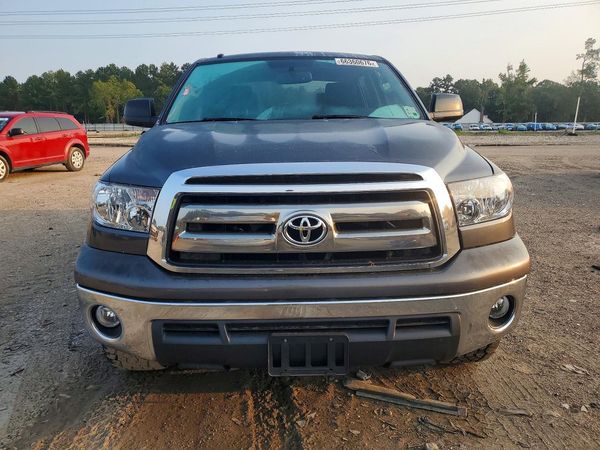 2013 TOYOTA TUNDRA SR5