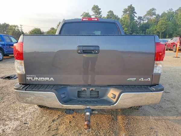 2013 TOYOTA TUNDRA SR5