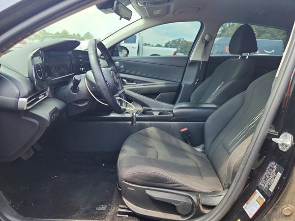 2022 HYUNDAI ELANTRA