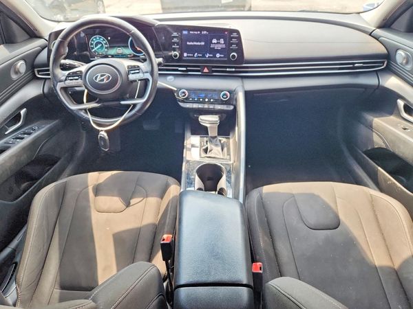 2022 HYUNDAI ELANTRA