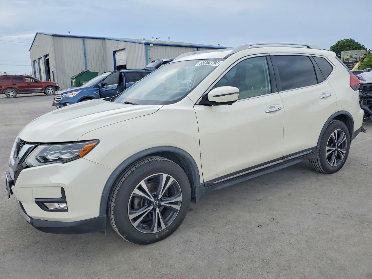 2018 NISSAN ROGUE — Front 3/4