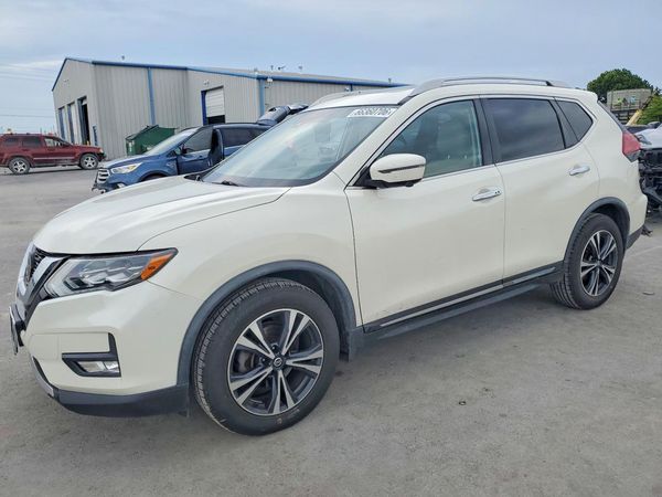 2018 NISSAN ROGUE — Front 3/4