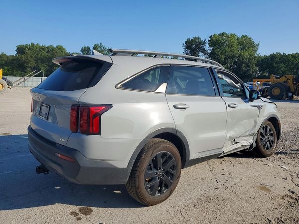 2023 KIA SORENTO