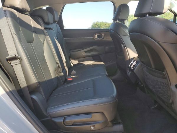 2023 KIA SORENTO