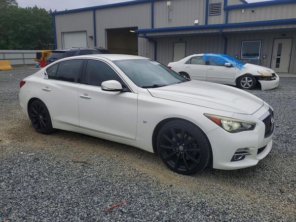 2015 INFINITI Q50 — Passenger 3/4