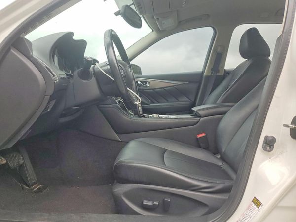 2015 INFINITI Q50 — DENT