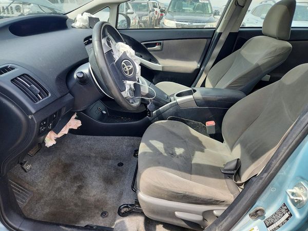 2013 TOYOTA PRIUS — DENT
