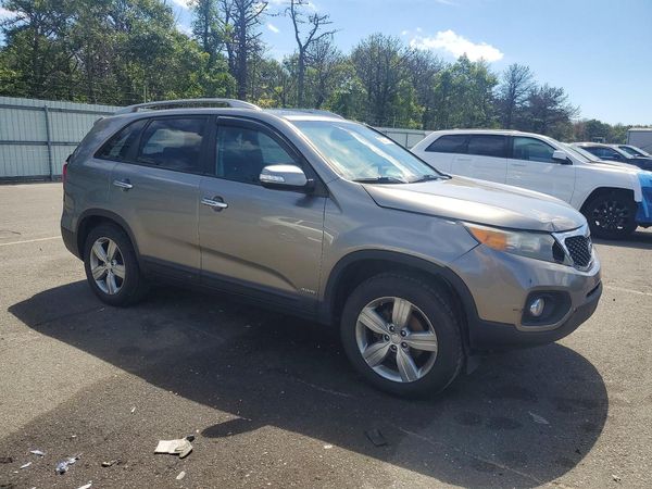 2013 KIA SORENTO