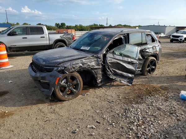 2025 JEEP CHEROKEE Limited — Front 3/4
