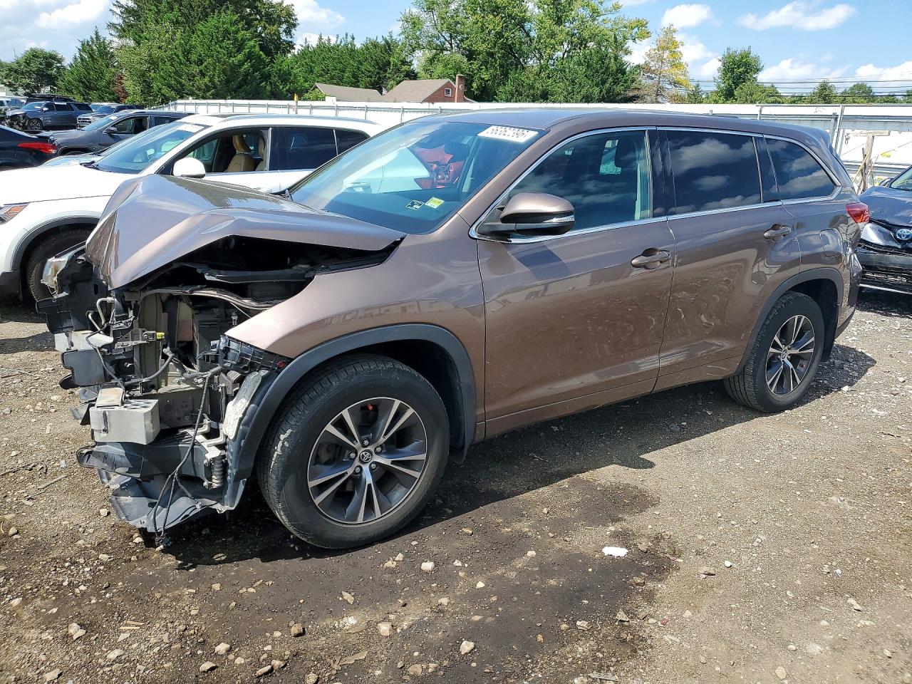 2018 TOYOTA HIGHLANDER LE/LE Plus