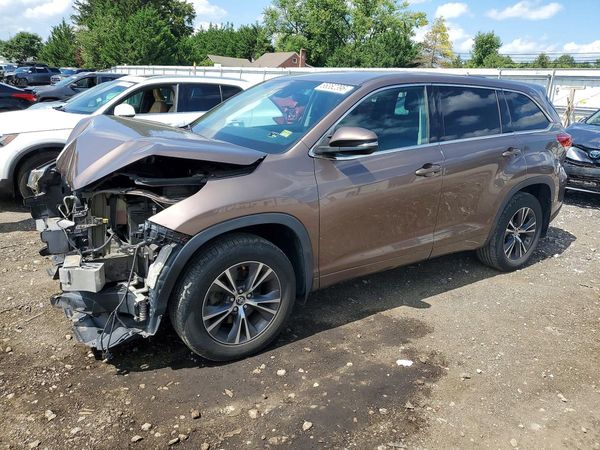 2018 TOYOTA HIGHLANDER LE/LE Plus