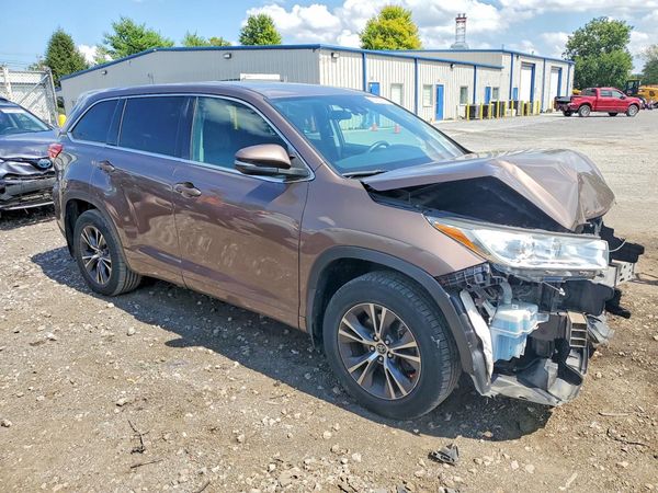 2018 TOYOTA HIGHLANDER LE/LE Plus
