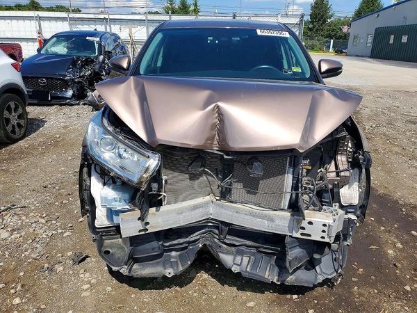 2018 TOYOTA HIGHLANDER LE/LE Plus