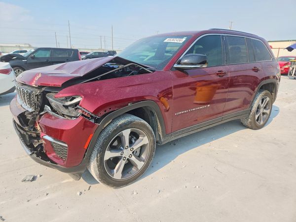 2023 JEEP CHEROKEE Limited — Front 3/4