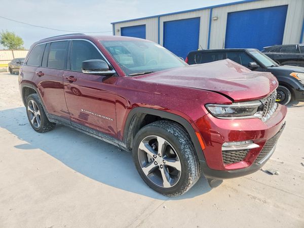 2023 JEEP CHEROKEE Limited — Passenger 3/4