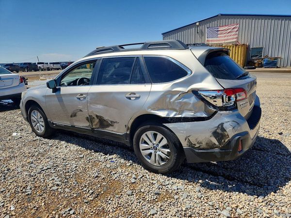 2018 SUBARU OUTBACK Base