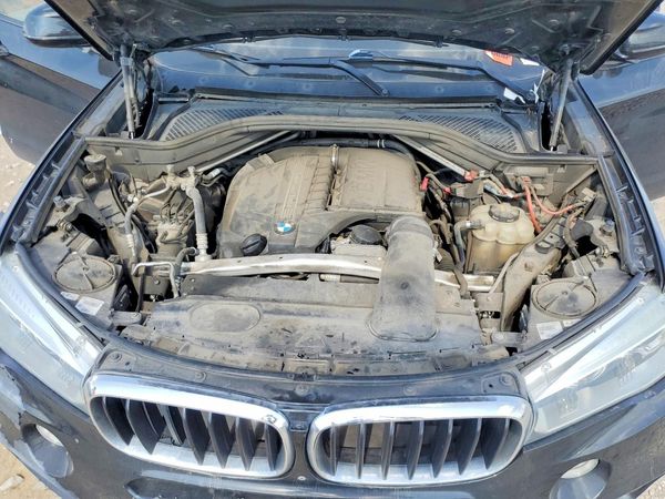 2017 BMW X5 sDrive35i — Engine bay