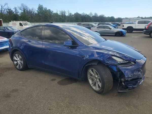 2020 TESLA MODEL Y — Passenger 3/4