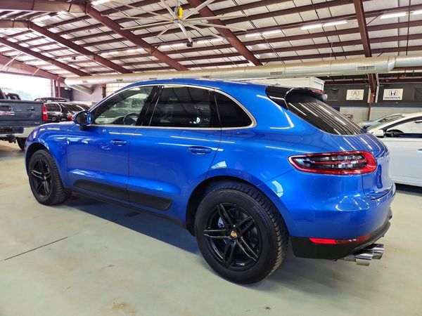 2016 PORSCHE MACAN