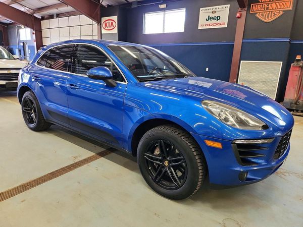 2016 PORSCHE MACAN