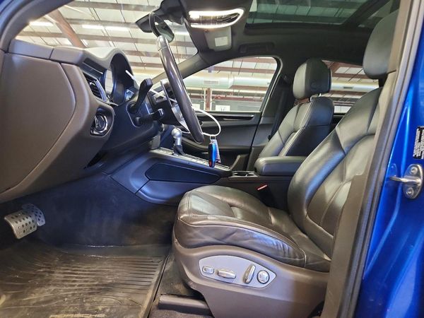 2016 PORSCHE MACAN