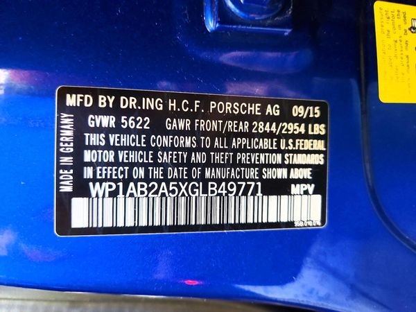 2016 PORSCHE MACAN
