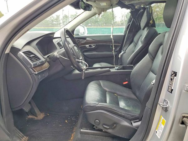 2019 VOLVO XC90