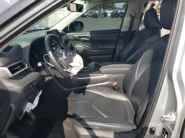 2021 TOYOTA HIGHLANDER XLE