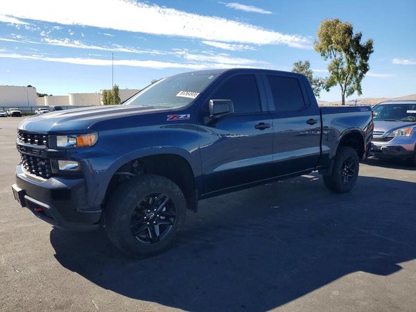 2020 CHEVROLET SILVERADO Trail Boss Custom — Front 3/4