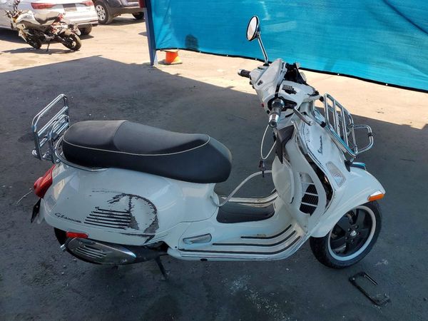 2013 VESPA GTS — RSDT