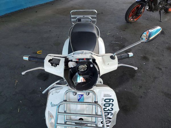 2013 VESPA GTS — AFTR