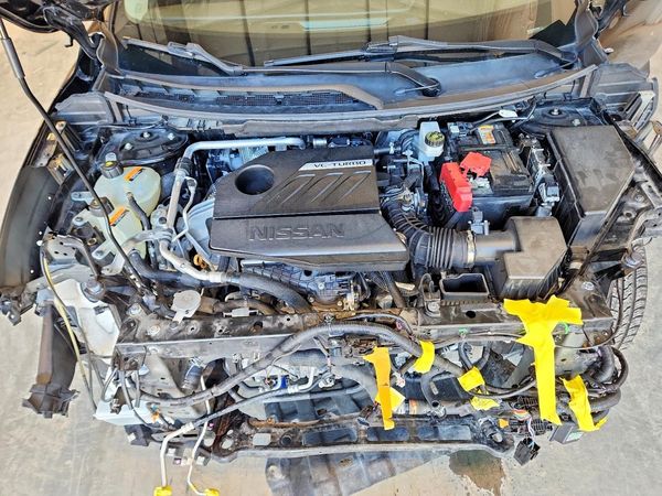 2023 NISSAN ROGUE SV — Engine bay