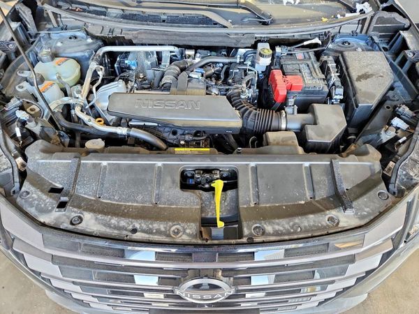 2026 NISSAN ROGUE SV — Engine bay