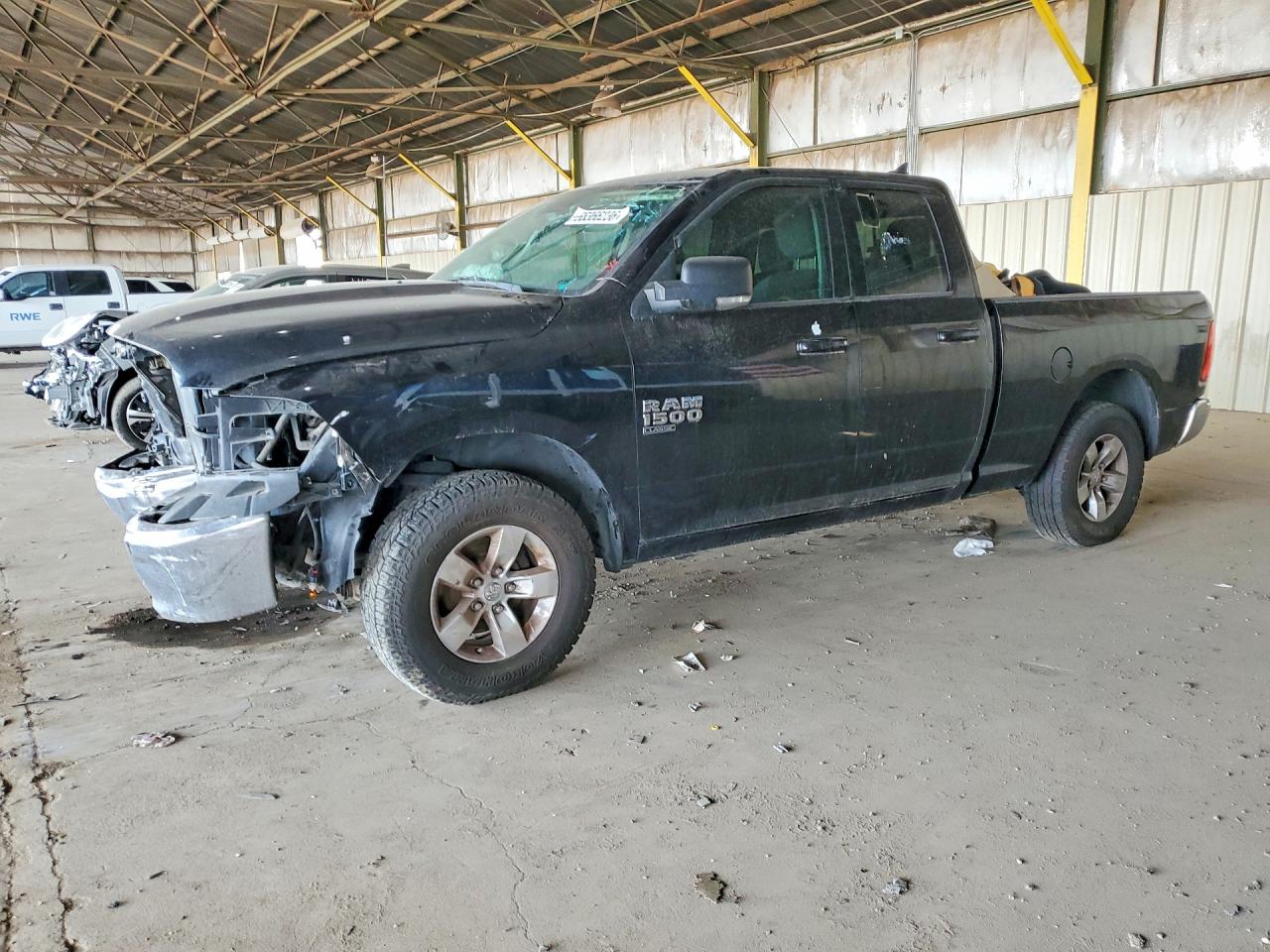 2019 RAM 1500 SLT — Front 3/4