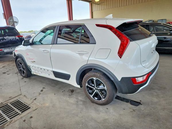 2026 KIA NIRO LX