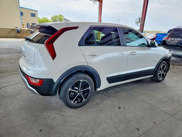 2026 KIA NIRO LX