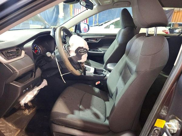2021 TOYOTA RAV4 XLE — DENT