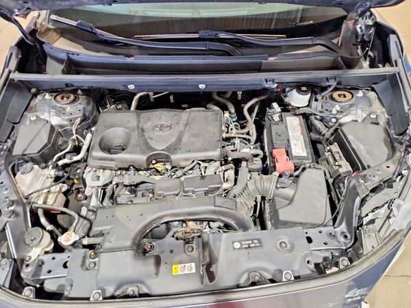 2021 TOYOTA RAV4 XLE — Engine bay