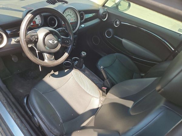 2012 MINI COOPER