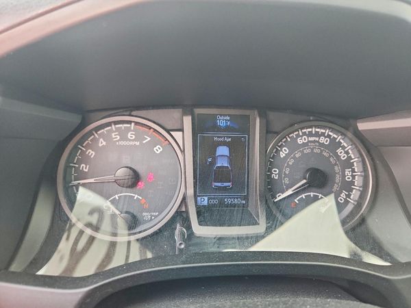 2017 TOYOTA TACOMA