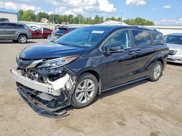 2024 TOYOTA SIENNA Platinum