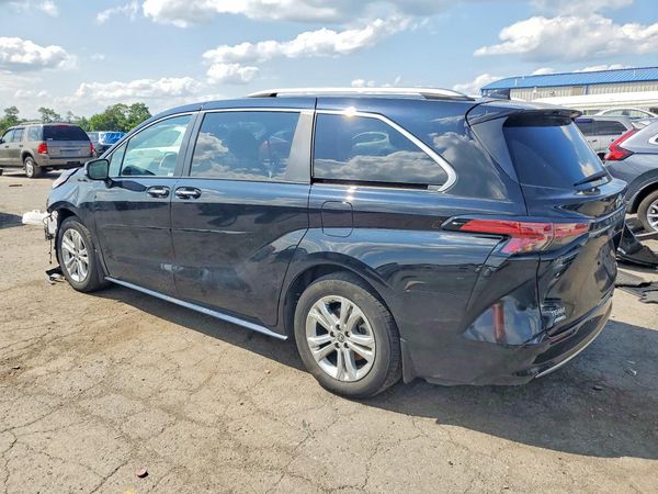 2024 TOYOTA SIENNA Platinum