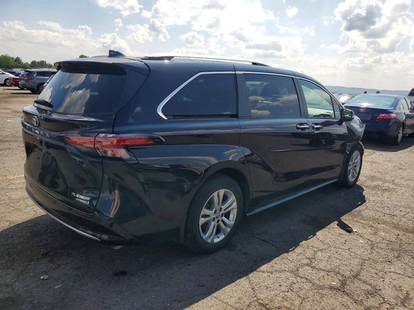 2024 TOYOTA SIENNA Platinum