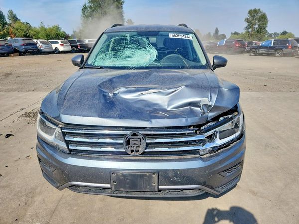 2018 VOLKSWAGEN TIGUAN 4Motion S