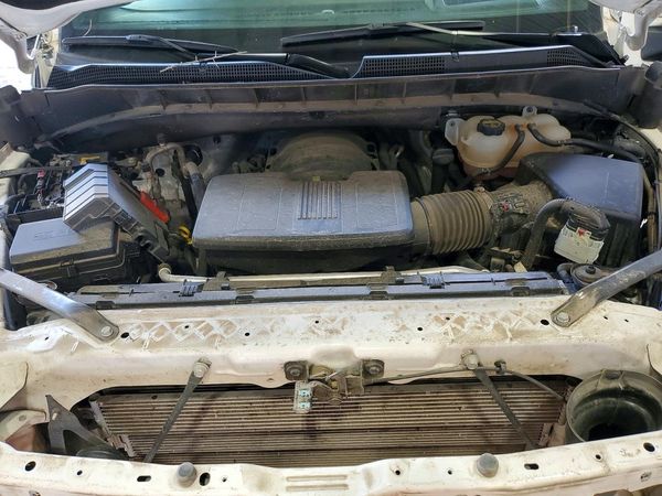 2024 CHEVROLET SILVERADO High Country — Engine bay